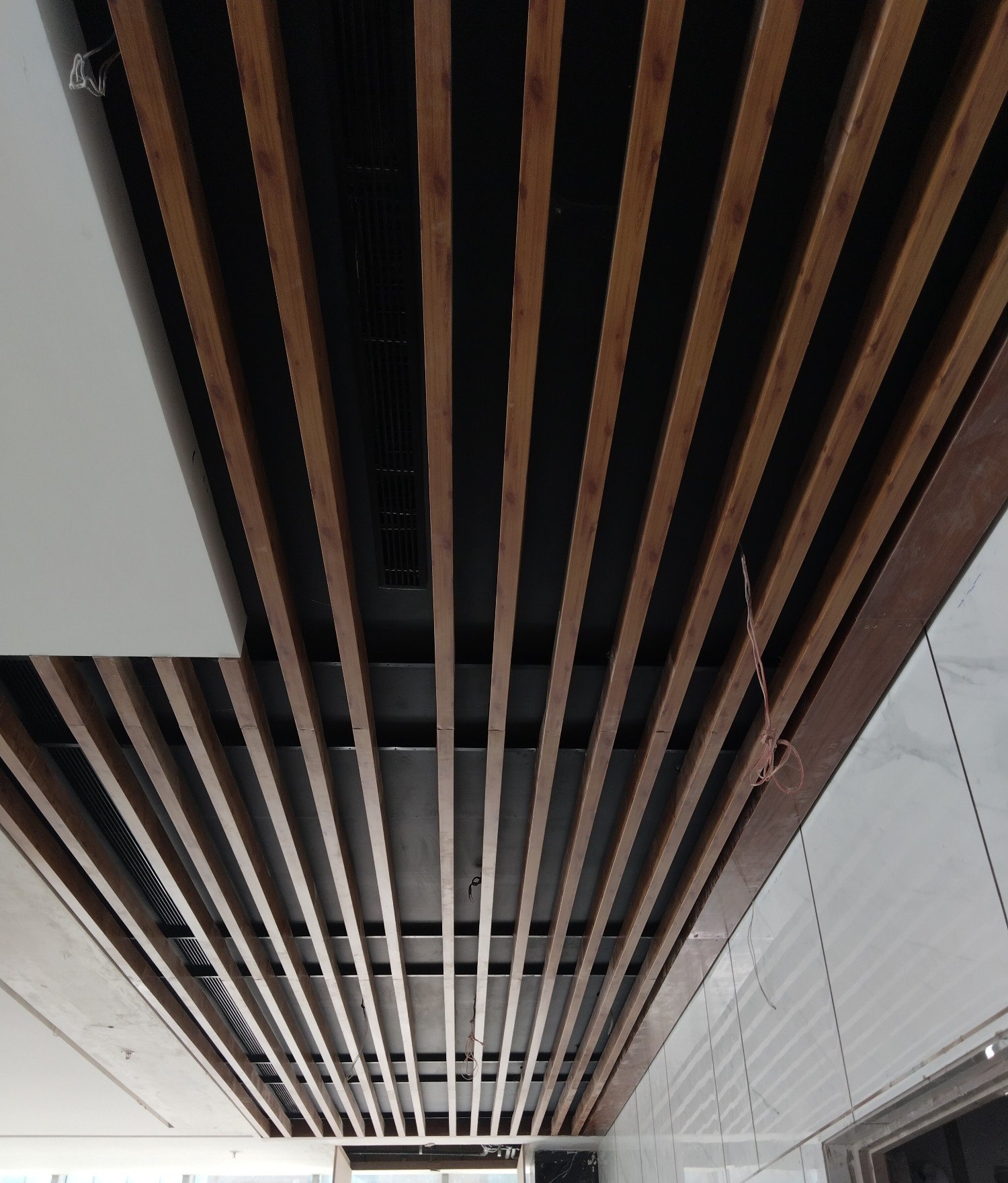 گریلیوم آلومینیومیAJV مناسب سقف چه فضاهایی است ؟